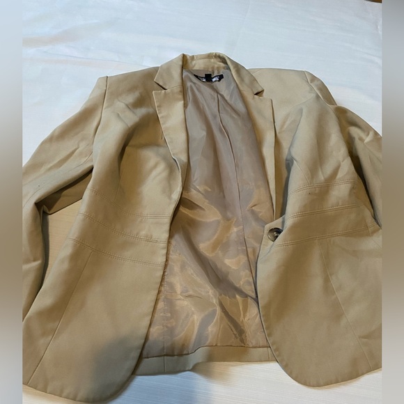 cream color women’s blazer - Picture 1 of 3